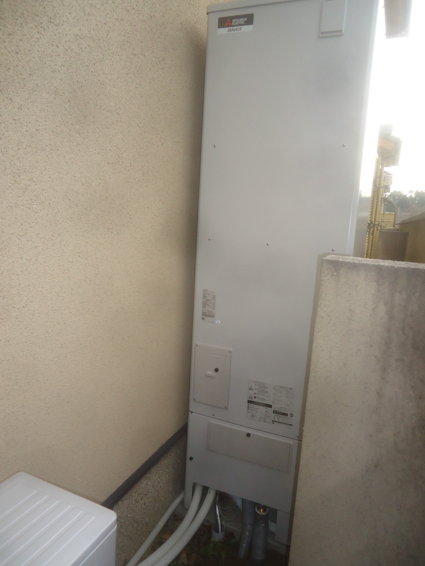 3/1　京田辺市で温水器からエコキュートへの取替工事をしてきました！！！。